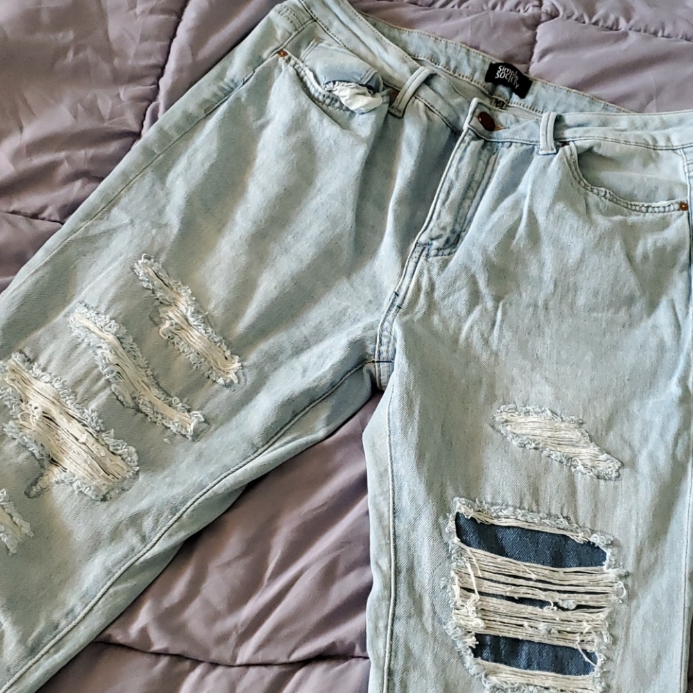 High waisted skinny light blue ripped jeans